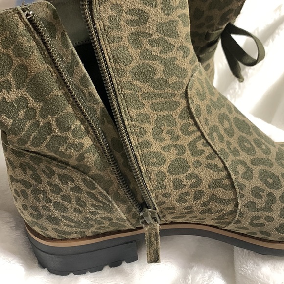 NWOT Violet & Red Jordyn Olive Leopard Print Suede Bootie - Picture 9 of 13